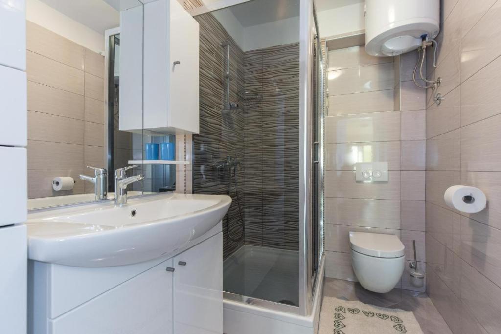 Apartments Hodanic Đảo Krk Ngoại thất bức ảnh
