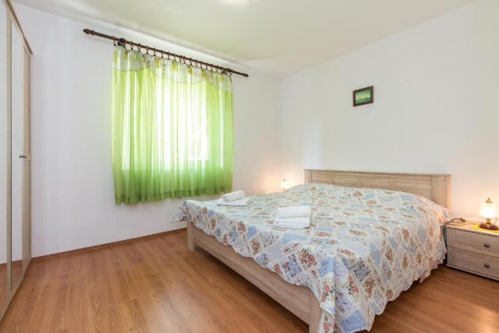 Apartments Hodanic Đảo Krk Ngoại thất bức ảnh