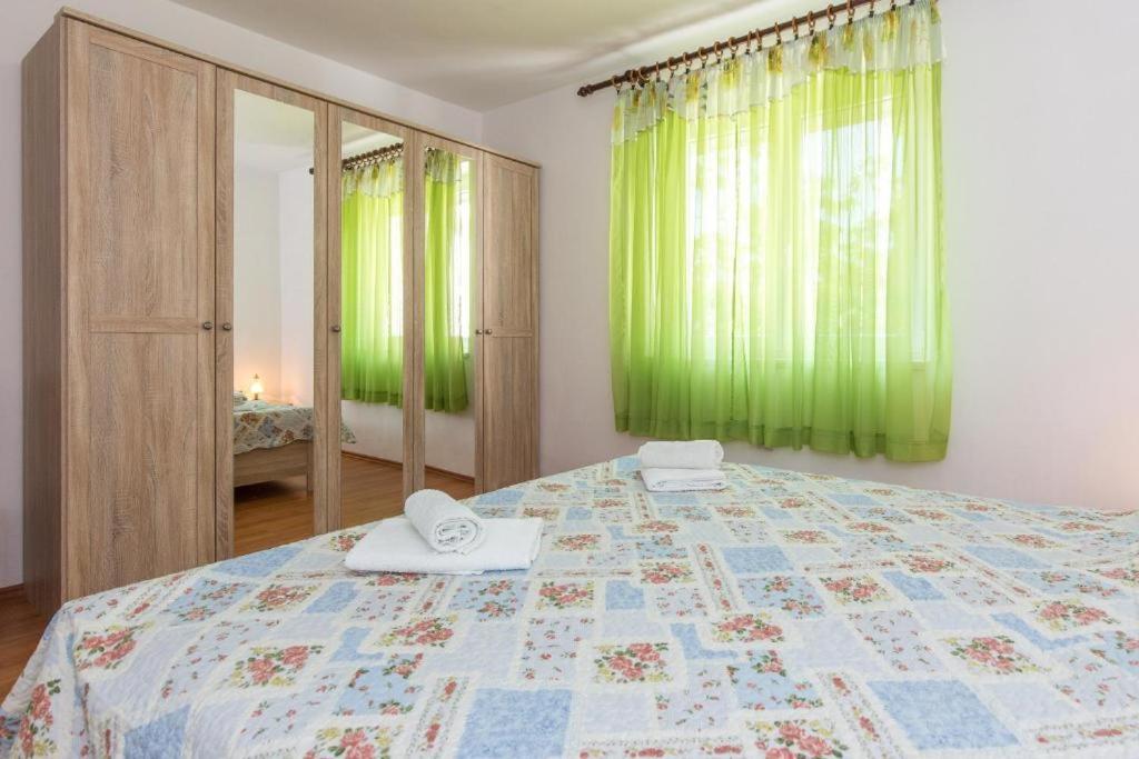 Apartments Hodanic Đảo Krk Ngoại thất bức ảnh