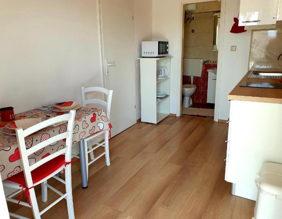 Apartments Hodanic Đảo Krk Ngoại thất bức ảnh