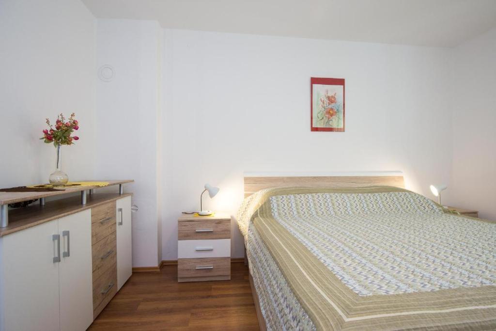 Apartments Hodanic Đảo Krk Ngoại thất bức ảnh